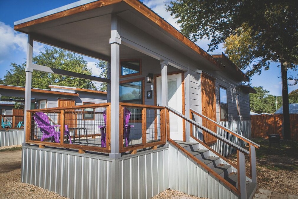 Hotel Mystic Quarry - Image 1