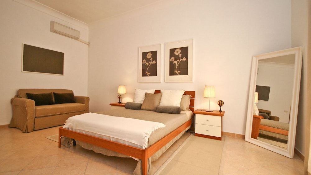 Rental In Rome Red & White Apartment
