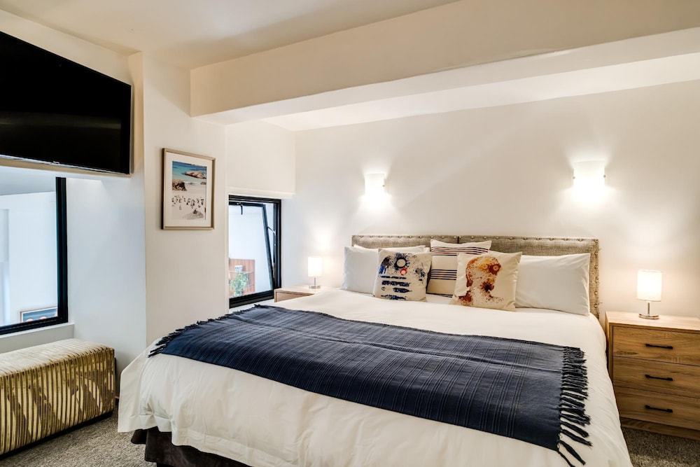 Contemporary 2bed in Art Deco Heritage Site Elevea
