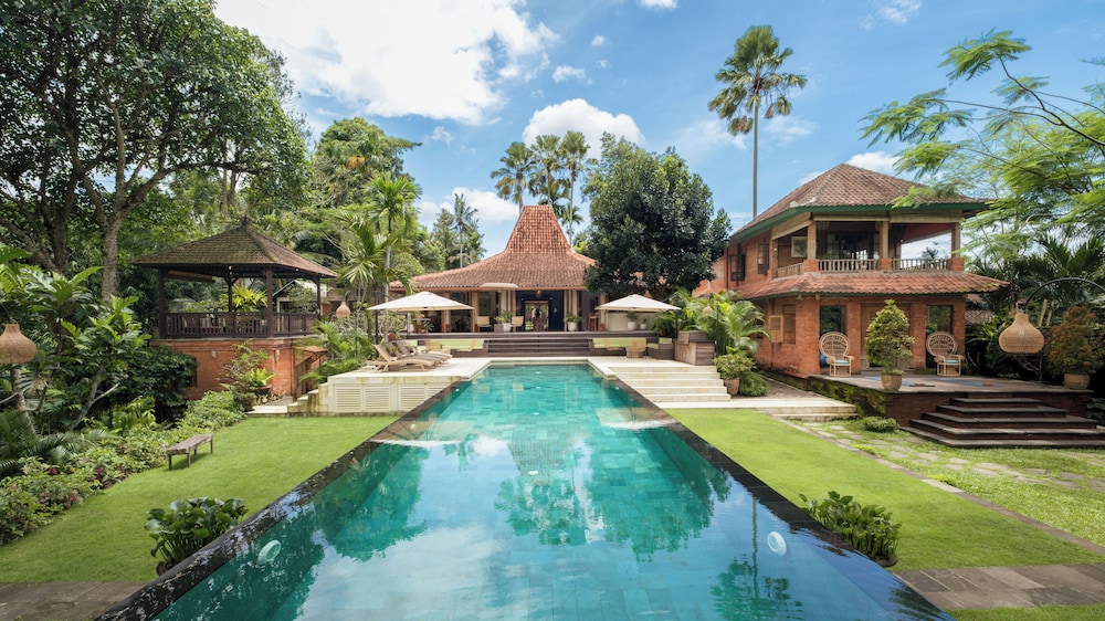 Rumah Melati Estate by Villa Finder