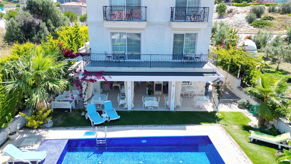 Lavinia Garden Alaçatı - Image 10