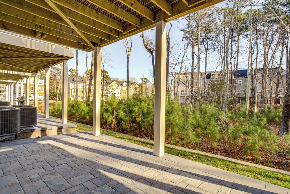 4 Mi to Ocean City Beach: Large Family Townhome