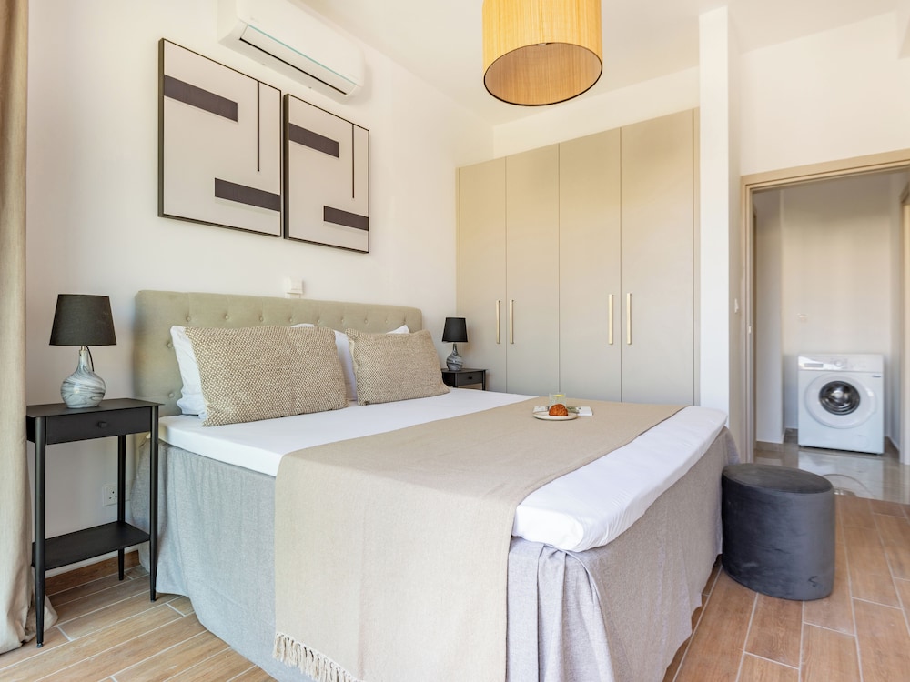 Sanders River Plaza Limassol Apartment