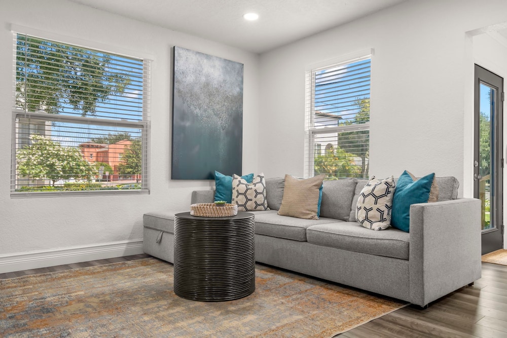NEW Soho Oasis - Stunning Home In Heart of Soho view 5