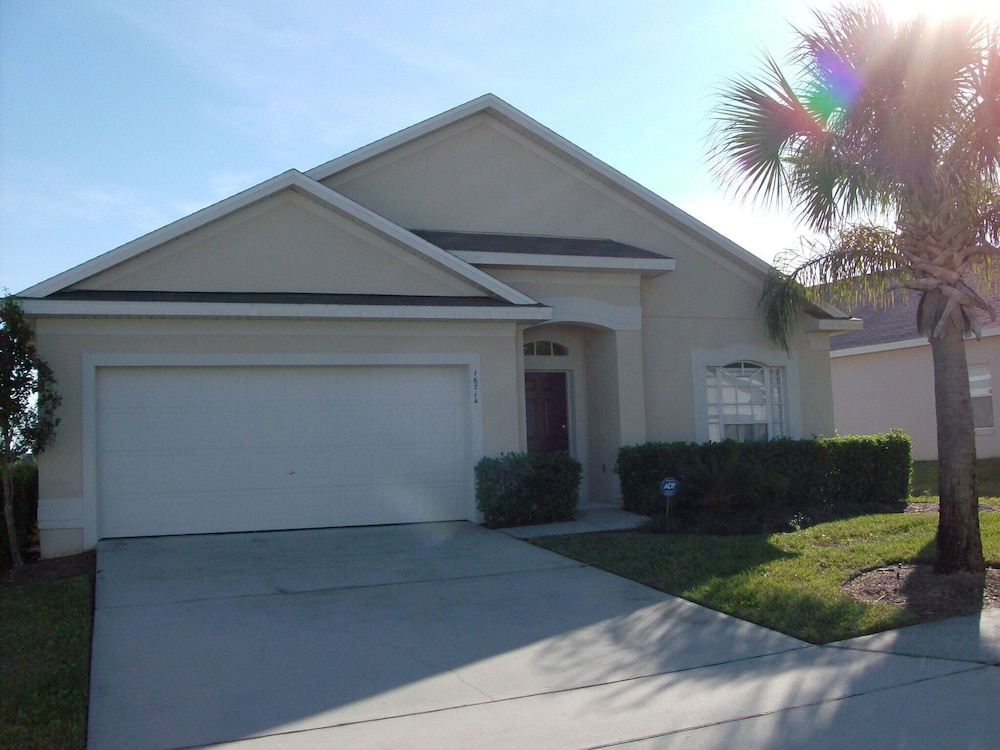 4 Bedroom Executive Pool Home With Games Room