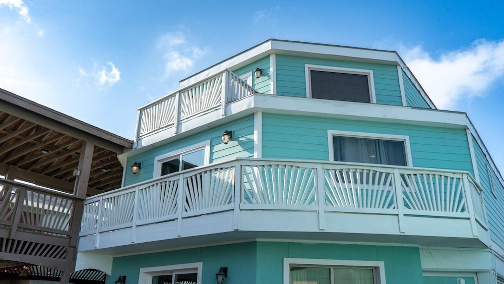 Blizzard's Lighthouse 4 Bedroom Home