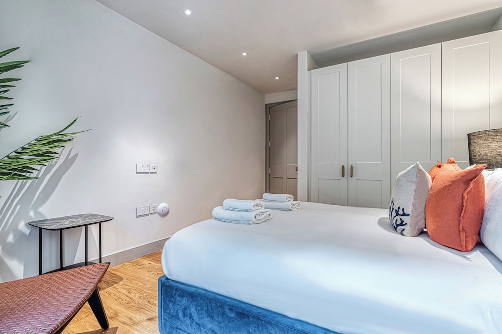 Luxury flats near Big Ben and London Eye