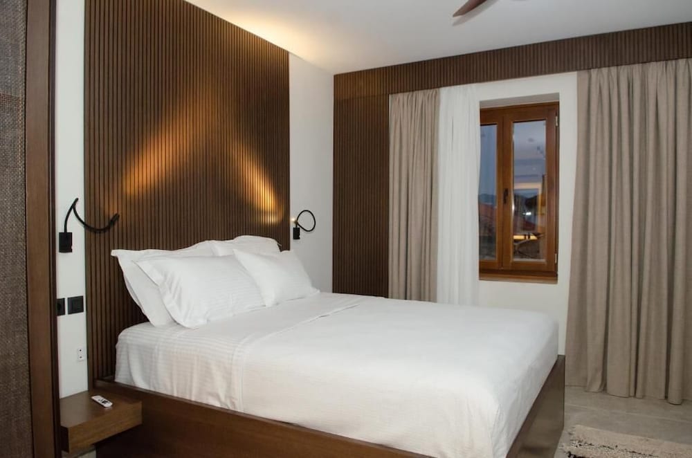 Leone Suites view 5