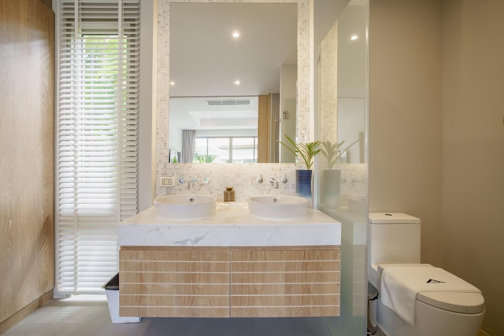 Stylish 3BR Pool Villa, Bang Tao + Airport Shuttle