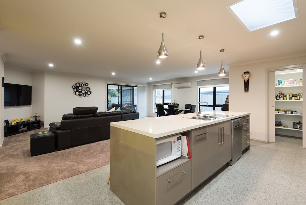 Euphoria House