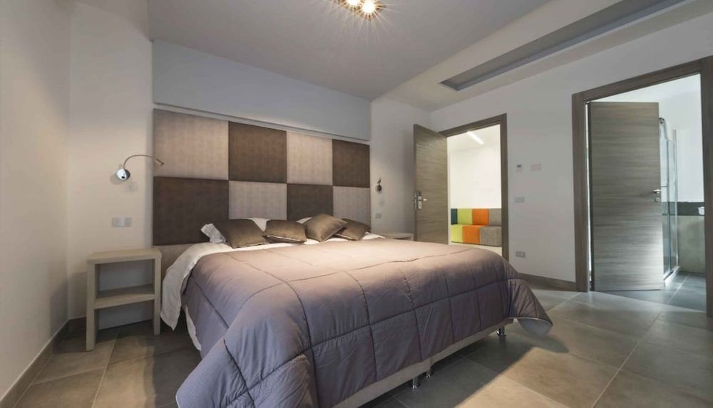 Orange Suites