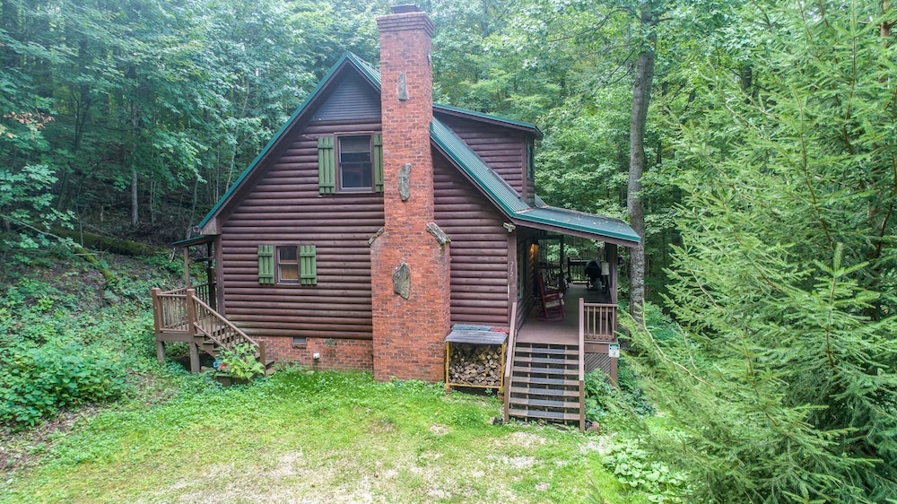 Hidden Creek Cabin Apartment