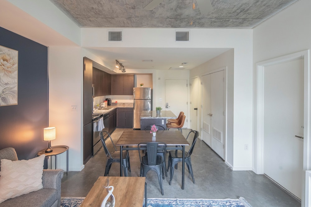 ROVE LIVING/KL - Roosevelt Point