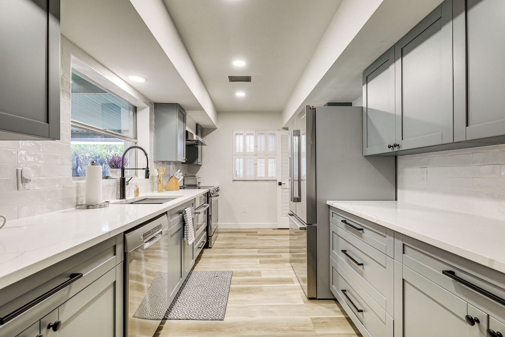 Davis Island Home w/ Lanai: 3 Mi to Downtown Tampa