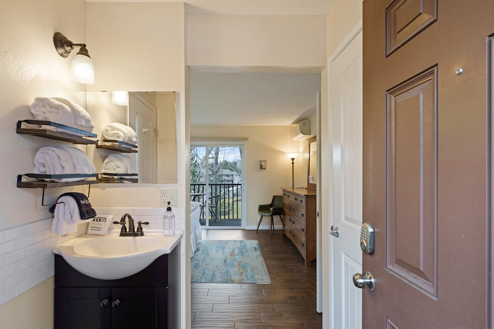 1565 Nw Wall St 144/145 1 Bedroom Condo