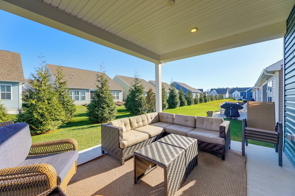 Shuttle to Bethany Beach: Stylish Home w/ Perks!