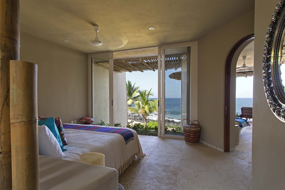Punta Majahua Condos