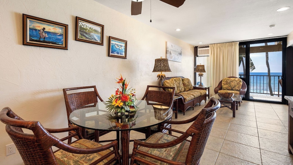 Direct Ocean Front - Close to Town - AC - Upper Floor- Vrkcv