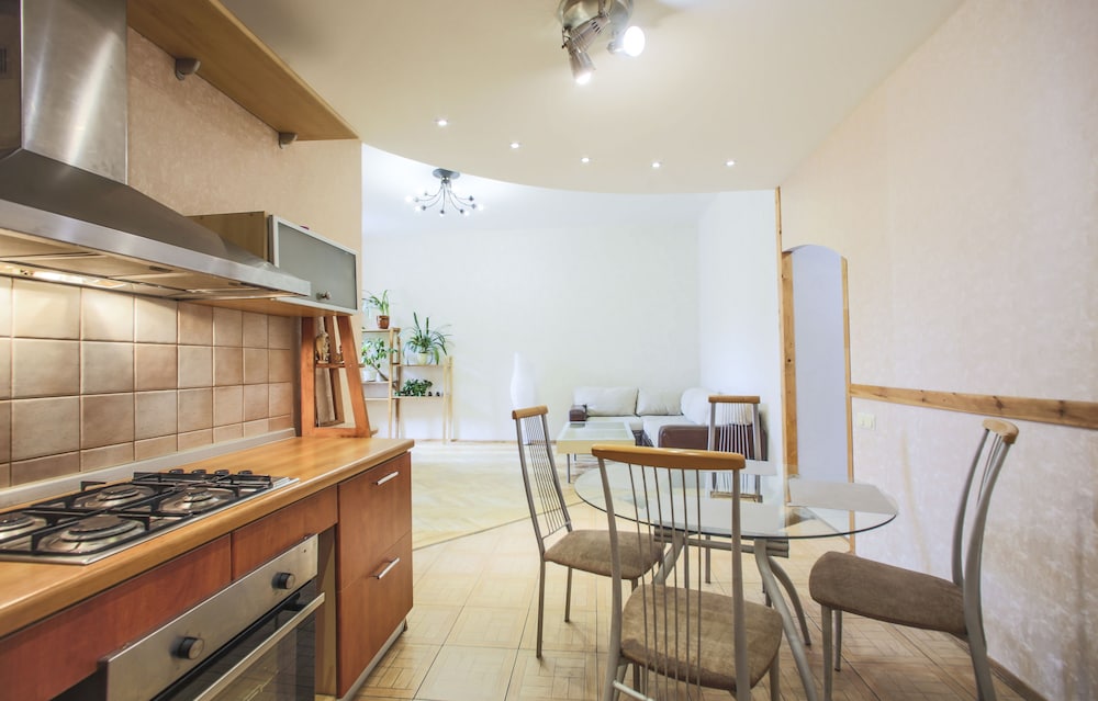 Apartment on Marata 35 view 3