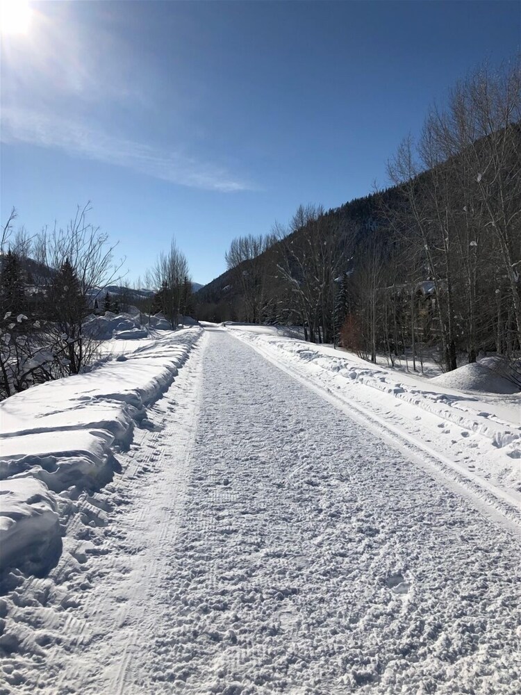 Sv121 - Walk to Lifts & Town - Hot Tub & Pool
