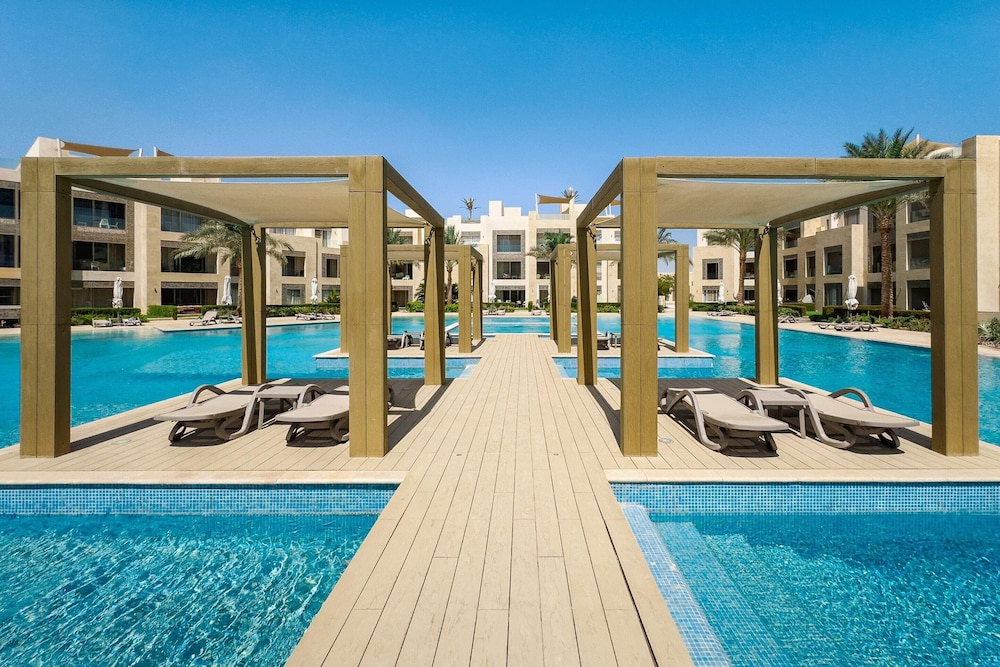 Xuru Stays I Sparky & Summery 2 BDR @ Mangroovy Free Beach & Pool Access