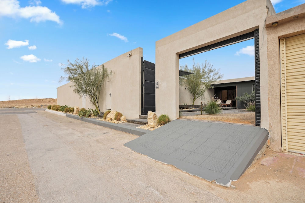 Portal Chalets With Private Pool- Qirwan