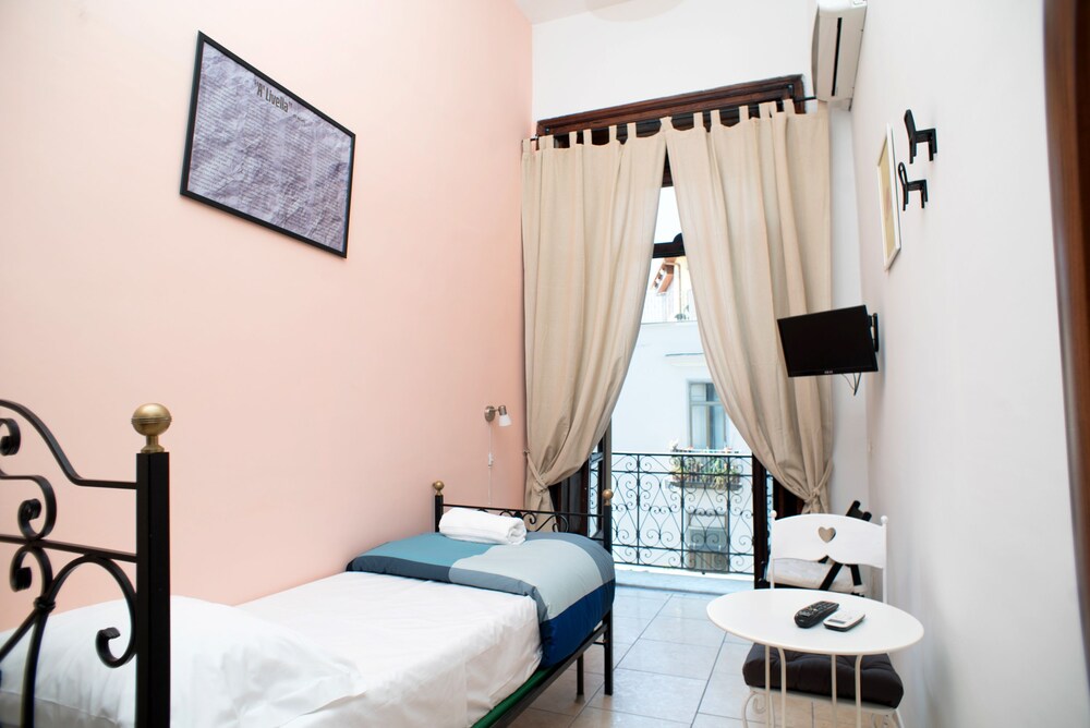 B&B 'A Livella