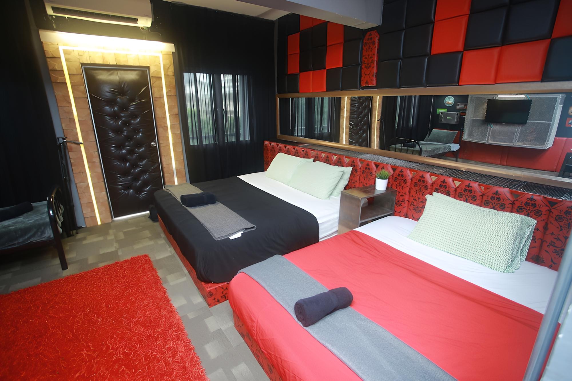 Bunker Hotel & Restaurant