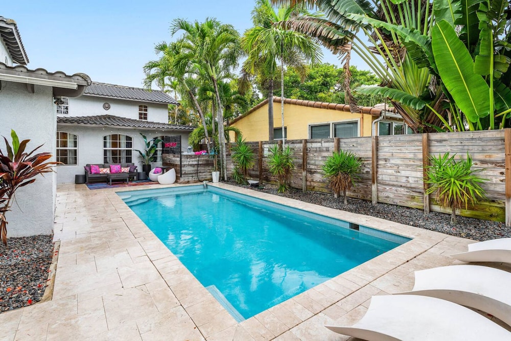 Chic Retreat Heated Pool Floats Close to Beach