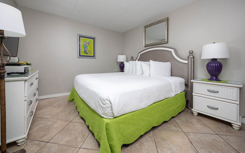 Island Winds East 301 3 Bedroom Condo