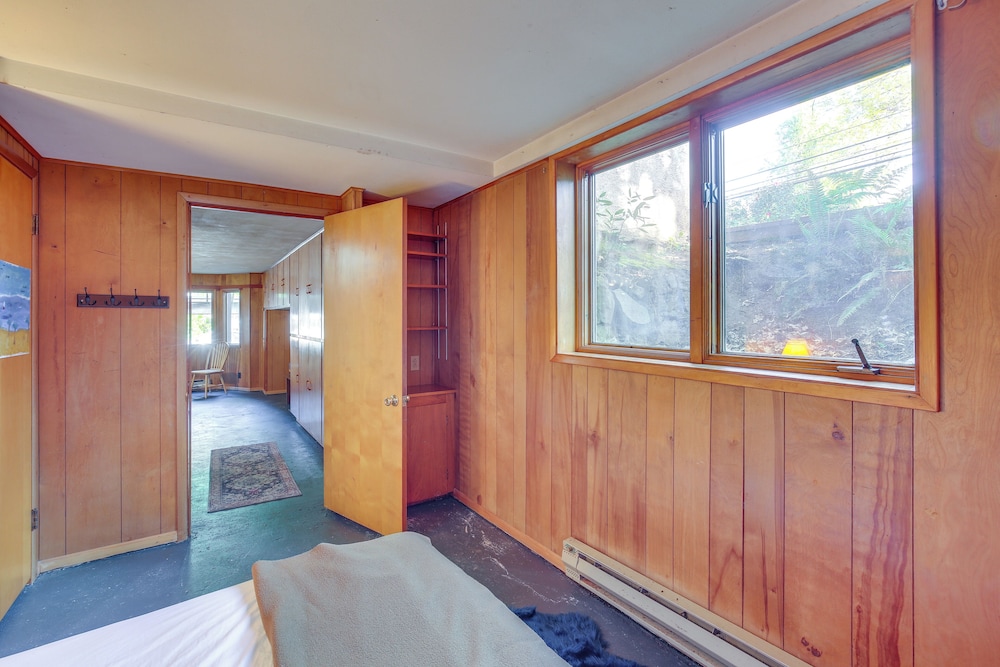 Centrally Located Eugene Apt < Half-mi to UO! view 3
