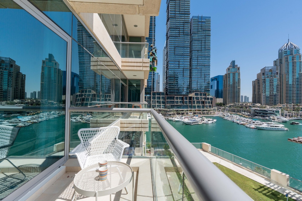 Vacay Lettings - Iris Blue
