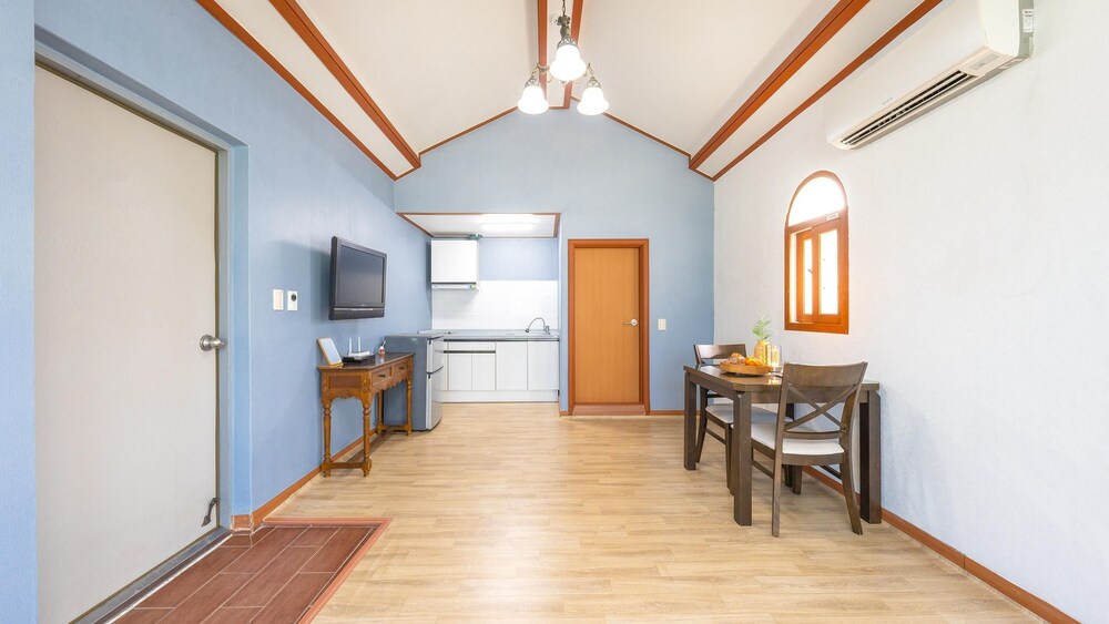 Ganghwado Byeolbatjigi Pension