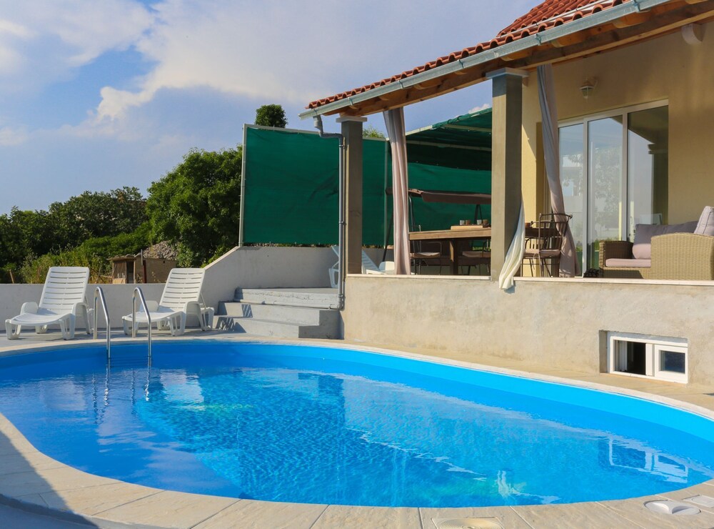 Villa Baras Garden - House With Pool