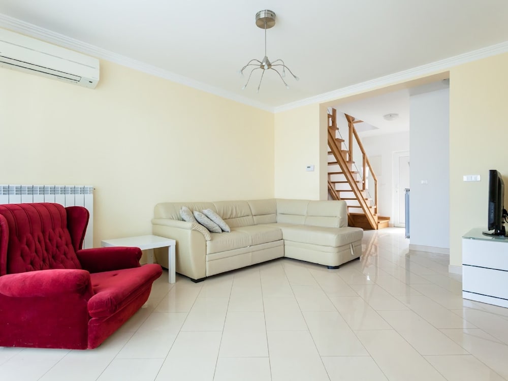 Apartment in Croatian Islands With Stunning Views view 5