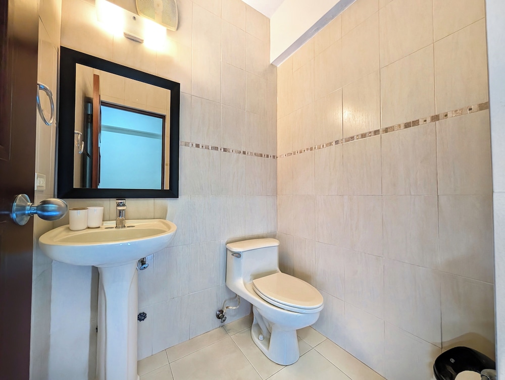 YC 1701l Apartamento 2 BDR Av Balboa