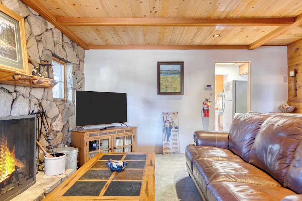Waterfront Big Bear Cabin w/ Hot Tub, Private Dock & Firepit Lakeside on Lagunita