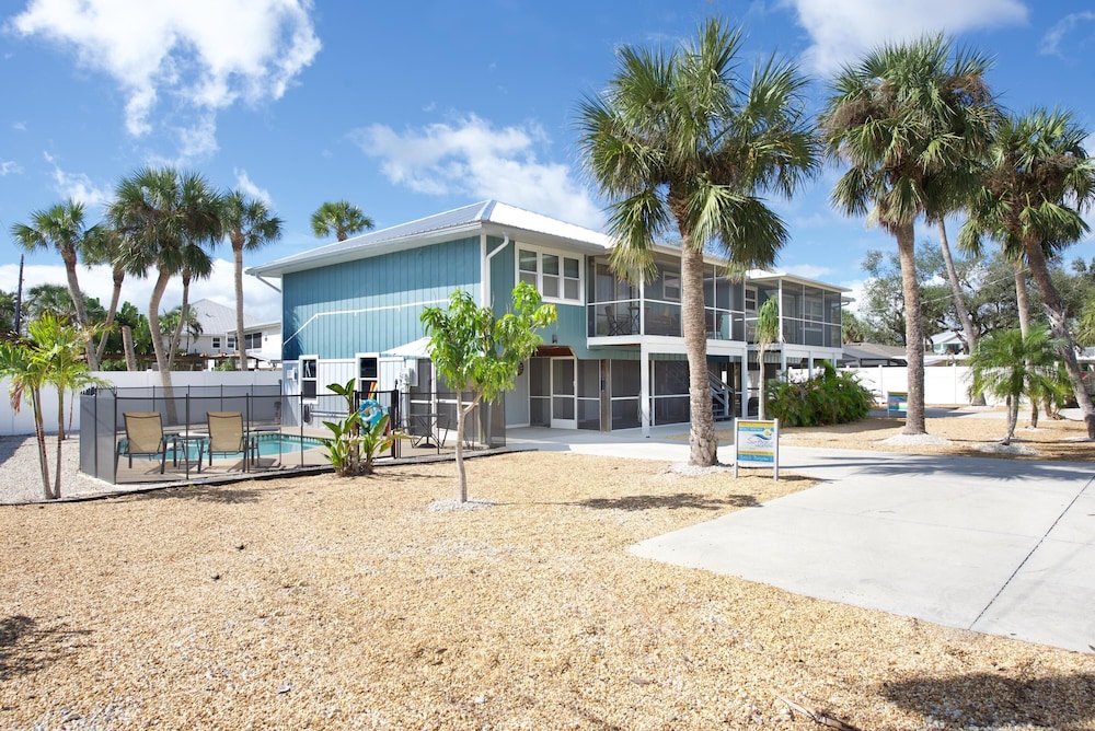 Beach Bungalow 1