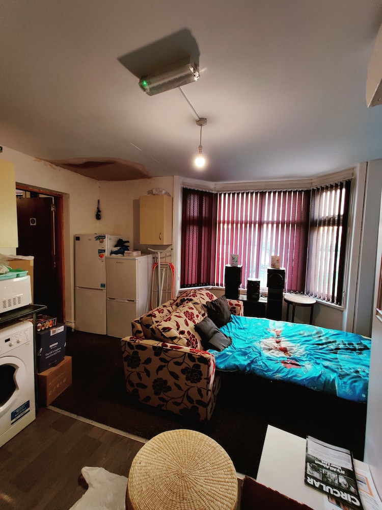 Birmingham - Apartment - Sleeps 3 - Great Location view 5