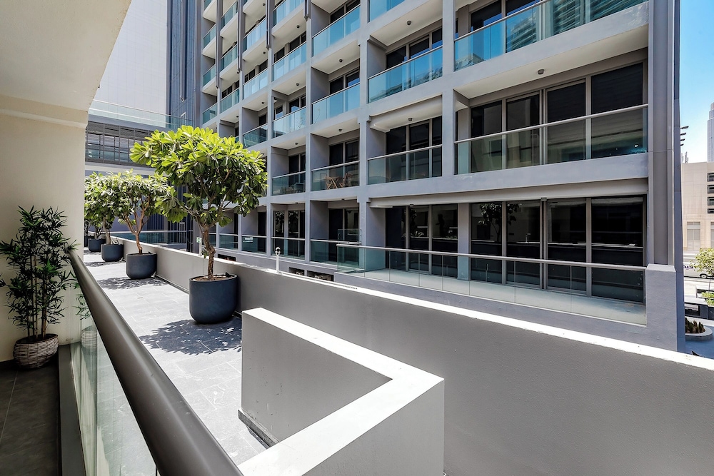 Excellent 2BR at Sterling Business Bay
