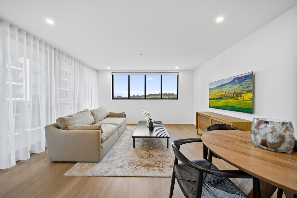 2-bed Haven: Impeccable Interiors & Chic Amenities