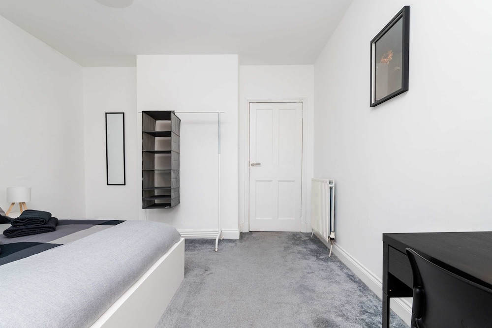 Spacious 3 BED House With Parking, photo 4