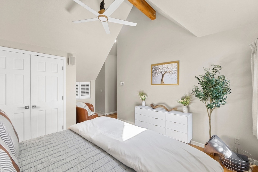 Eira House 2 Bedroom Condo