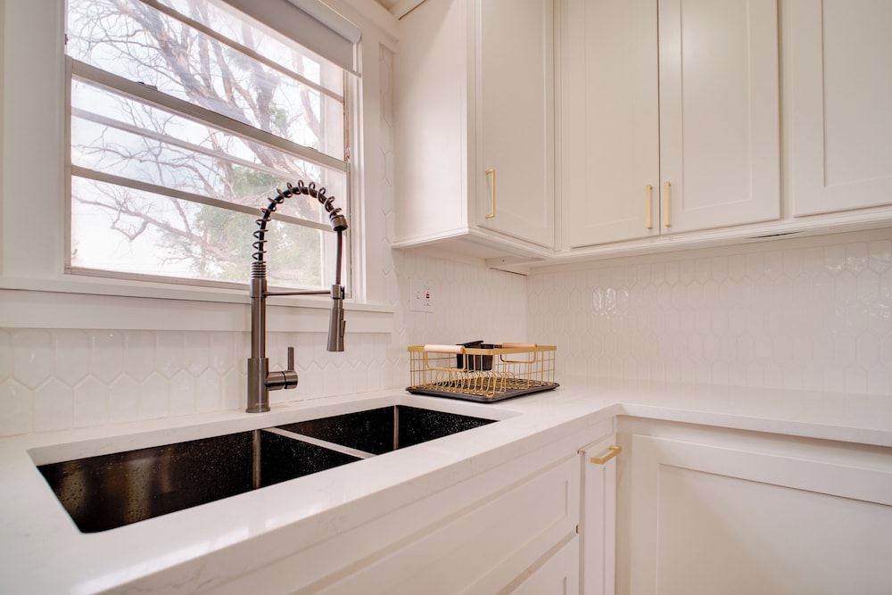 4 Mi to Ttu: Remodeled Retreat w/ Fenced Yard!
