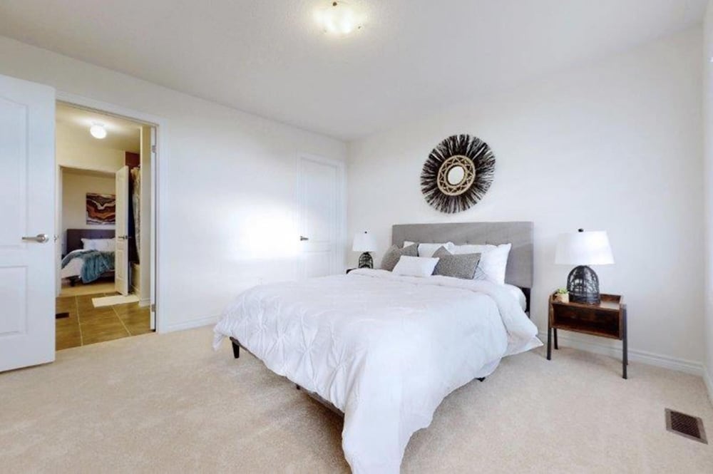 Georgina. New 4 Bedroom House Near Lake Simcoe
