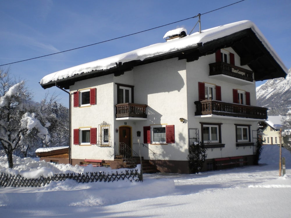 Photo 10