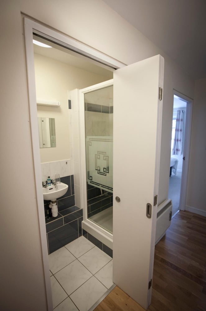 2 Bed 2 Bath Central Ipswich Parking 2nd Flr view 4