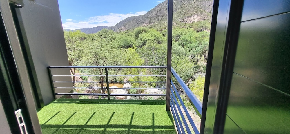 HUACO LODGE