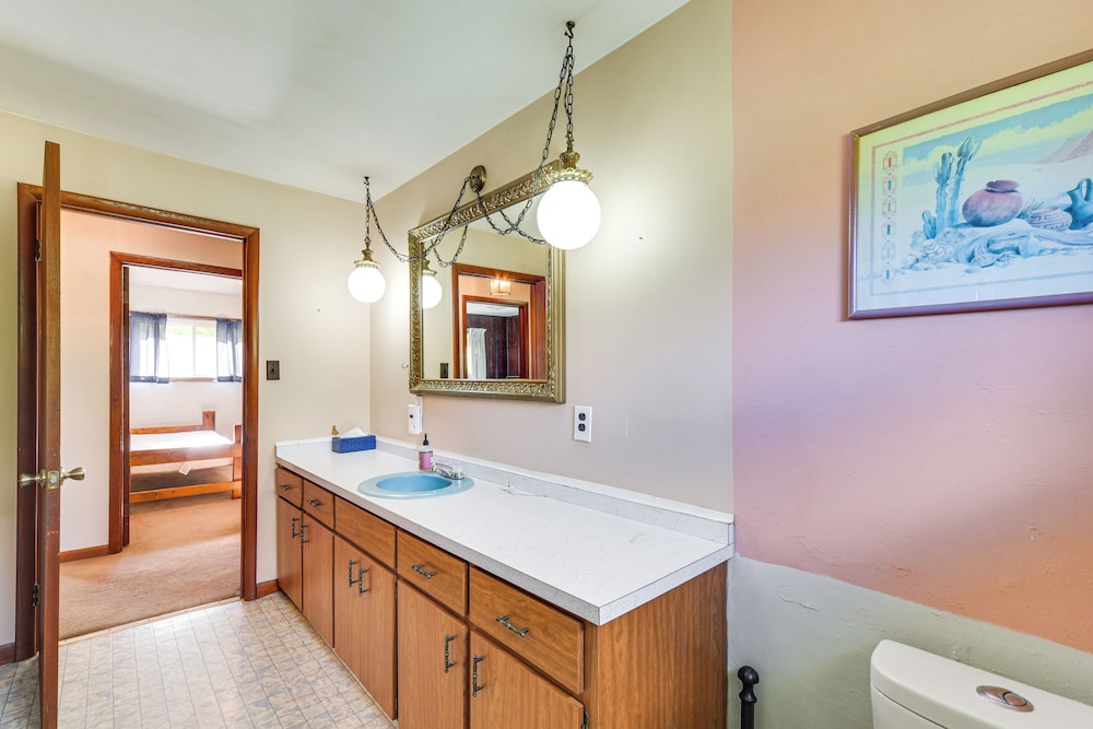 Fisher's Retreat: Hayward Home, Near ATV Trails!