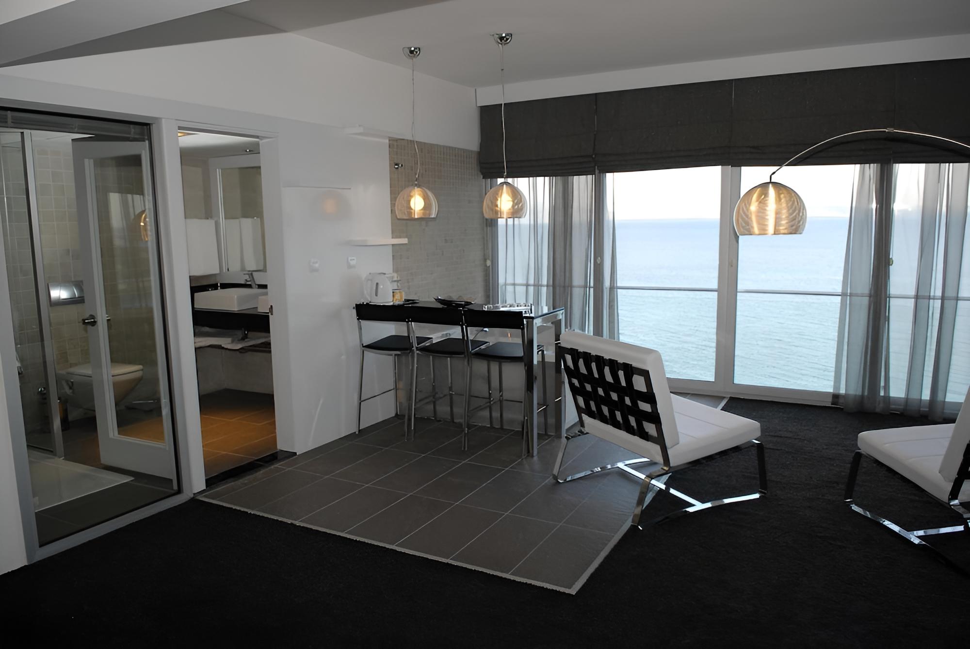 Ladin Hotel